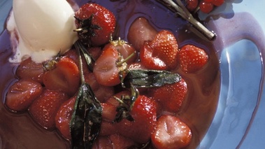 Ensoleillé de fraise à la croque en sucre