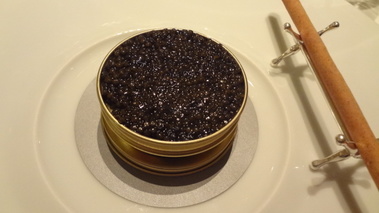 Caviar, mousseline de pommes de terre fumées au haddock 